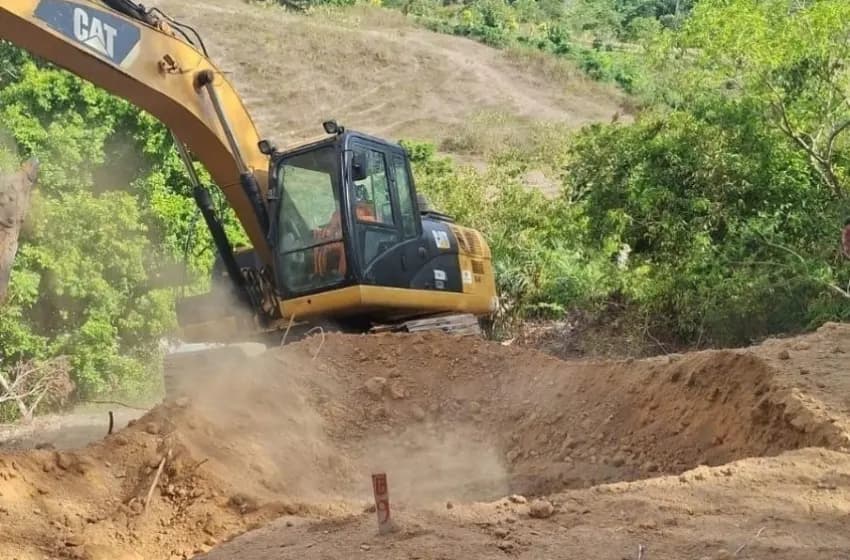 Obra de drenagem é concluída na Ladeira do Catolé para barrar avanço de grande voçoroca na BR-316