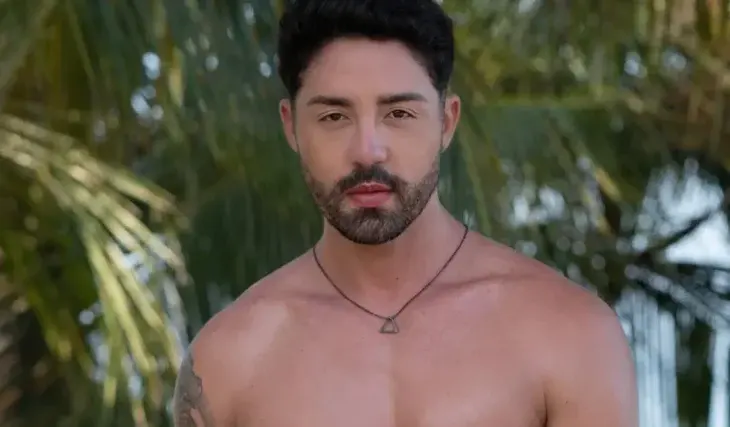 Rico Melquiades é criticado após chamar Anitta de “macumbeira” durante festa